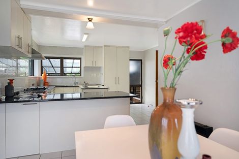 Photo of property in 60 Hillsborough Road, Hillsborough, Auckland, 1042