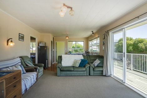 Photo of property in 7 Marine Parade, Cooks Beach, Whitianga, 3591