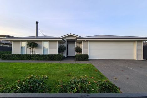 Photo of property in 18 Sterling Drive, Prebbleton, 7604