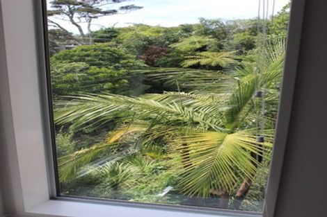 Photo of property in 2/83 Hinemoa Street, Birkenhead, Auckland, 0626