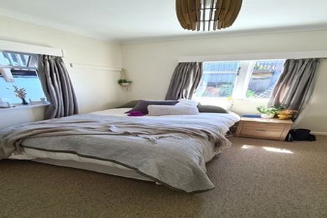 Photo of property in 122 Grafton Road, Roseneath, Wellington, 6011