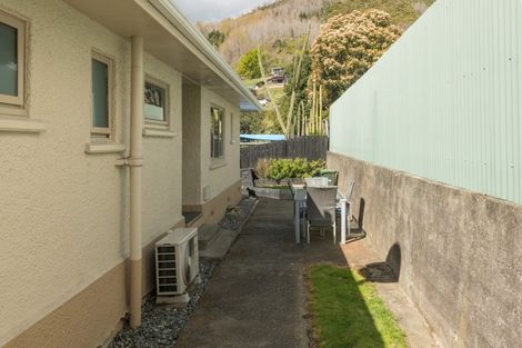 Photo of property in 121 Waimea Road, Nelson South, Nelson, 7010