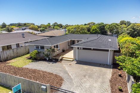 Photo of property in 23 Oriwa Street, Waikanae, 5036