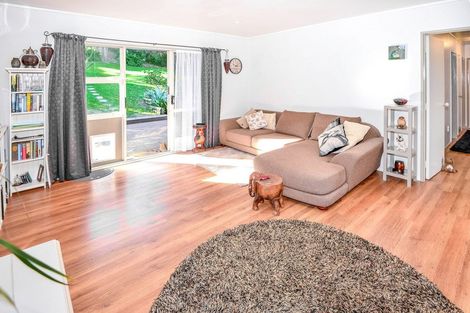 Photo of property in 64a Brian Crescent, Stanmore Bay, Whangaparaoa, 0932