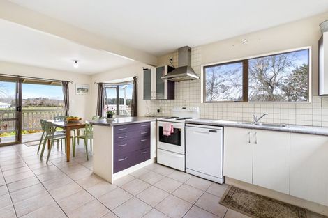 Photo of property in 9b Trotting Course Drive, Kumeu, 0891