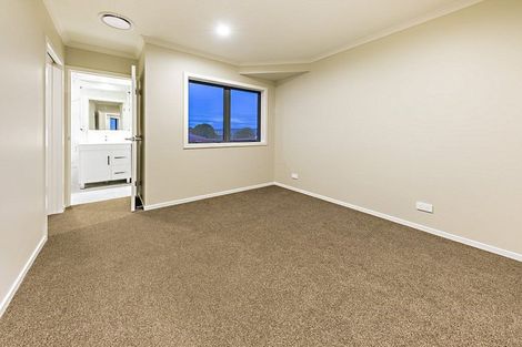 Photo of property in 8b Gills Avenue, Papakura, 2110