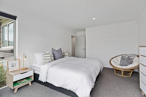 Photo of property in 19 Naeo Close, Papamoa Beach, Papamoa, 3118