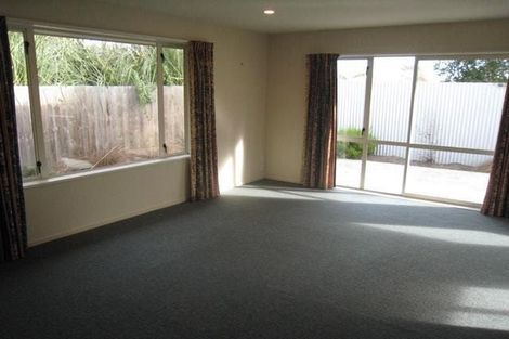 Photo of property in 14 Kydd Lane, Hornby, Christchurch, 8042