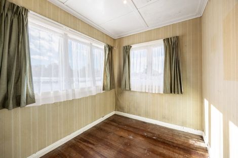 Photo of property in 46 Titirangi Road, New Lynn, Auckland, 0600