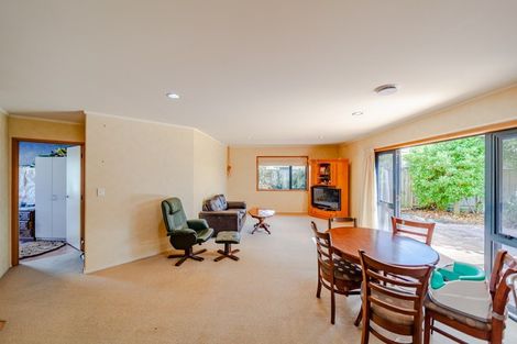 Photo of property in 2 Belgrove Drive, Waipukurau, 4200