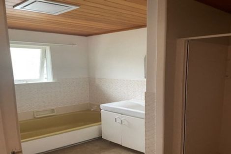 Photo of property in 87 Stewart Drive, Newlands, Wellington, 6037