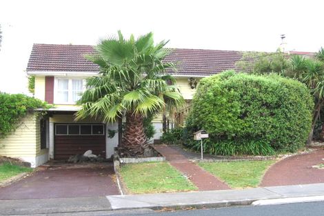 Photo of property in 44 Farquhar Road, Glendene, Auckland, 0602