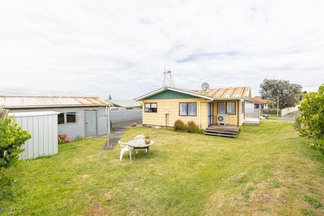 Photo of property in 8 Karyn Street, Castlecliff, Whanganui, 4501