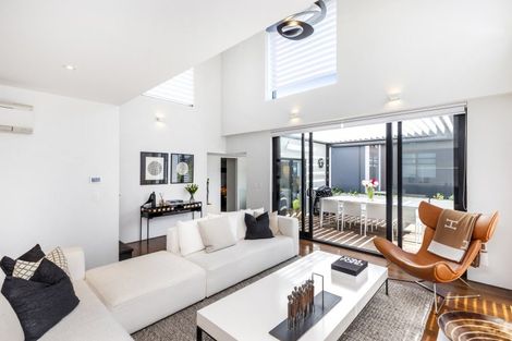 Photo of property in 26a Peterborough Street, Christchurch Central, Christchurch, 8013