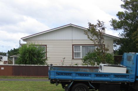 Photo of property in 57 Beach Haven Road, Beach Haven, Auckland, 0626