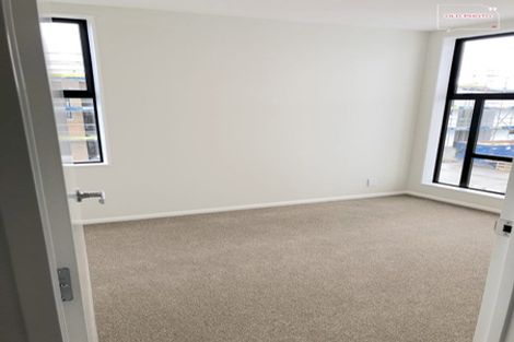 Photo of property in 5 Battalion Drive, Papakura, 2110