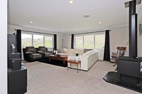Photo of property in 1050 Kahuranaki Road, Kahuranaki, Havelock North, 4295
