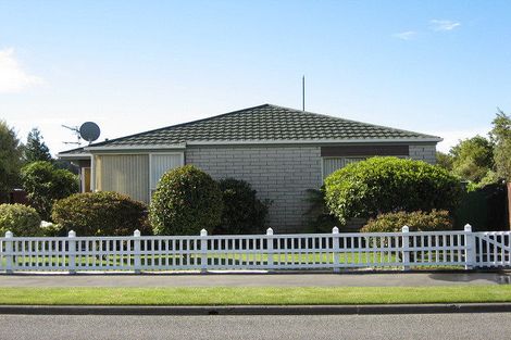 Photo of property in 1/18 Chadlington Street, Parklands, Christchurch, 8083