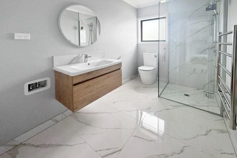 Photo of property in 12 Winnie Close, Acacia Bay, Taupo, 3330