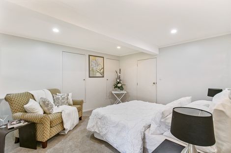 Photo of property in 8 Palawan Place, Torbay, Auckland, 0630
