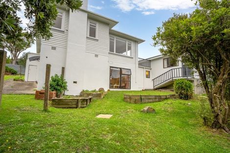 Photo of property in 30 Tawa Terrace, Tawa, Wellington, 5028