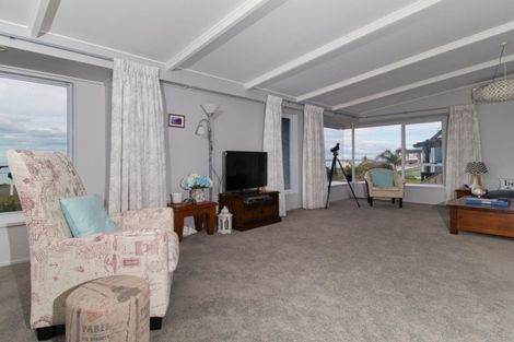 Photo of property in 111 North Shore Road, Eskdale, Napier, 4182