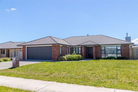 Photo of property in 11 Feist Street, Carterton, 5713
