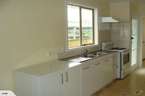 Photo of property in 90 Edgewater Drive, Pakuranga, Auckland, 2010