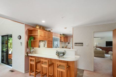 Photo of property in 8 Ferntree Terrace, West Harbour, Auckland, 0618