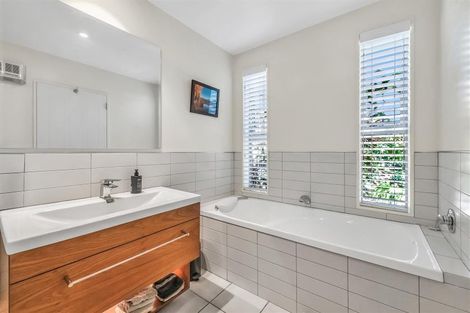 Photo of property in 49 Coolspring Way, Redwood, Christchurch, 8051