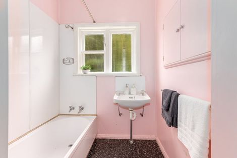 Photo of property in 67 Delhi Crescent, Khandallah, Wellington, 6035