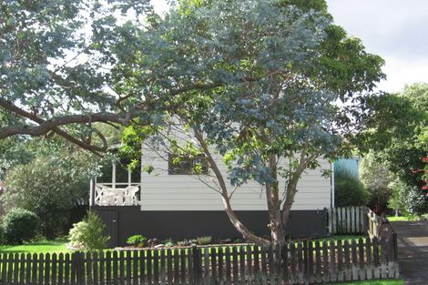 Photo of property in 17 Farwood Drive, Henderson, Auckland, 0612