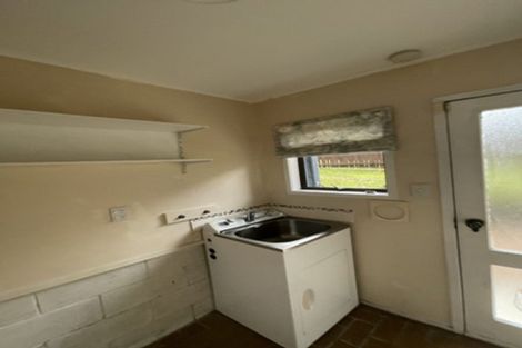 Photo of property in 28 Venus Place, Half Moon Bay, Auckland, 2012