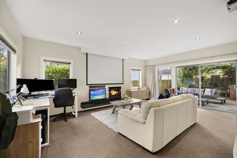 Photo of property in 1/36 Browns Bay Road, Rothesay Bay, Auckland, 0630