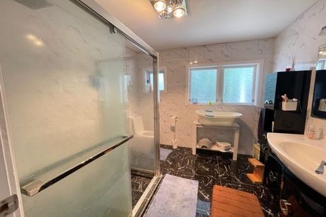 Photo of property in 15 Walpole Avenue, Hillpark, Auckland, 2102