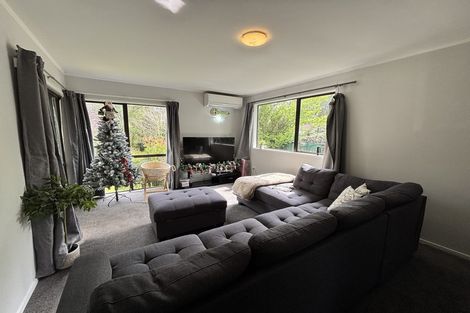 Photo of property in 9 Hamblyn Place, Ranui, Auckland, 0612