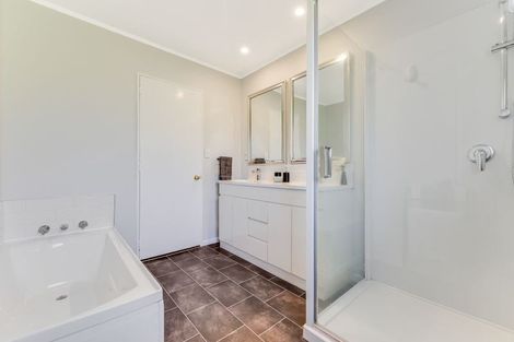 Photo of property in 215 Grandview Road, Grandview Heights, Hamilton, 3200