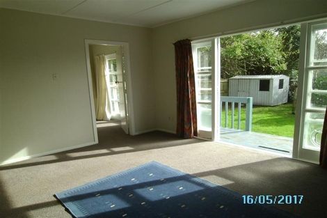 Photo of property in 654-656 Waikawa Beach Road, Waikawa Beach, Levin, 5573