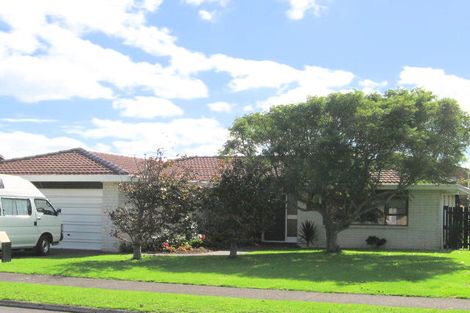 Photo of property in 34 Vivian Wilson Drive, Eastern Beach, Auckland, 2012