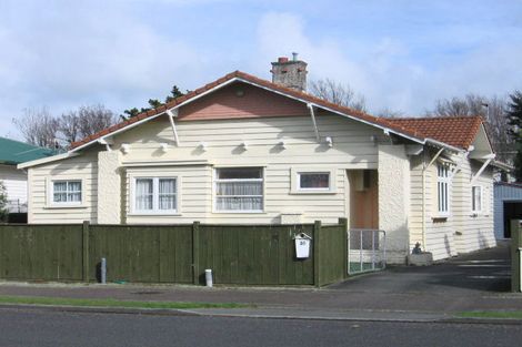 Photo of property in 16 Marne Street, Hokowhitu, Palmerston North, 4410