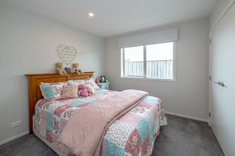 Photo of property in 28 Feist Street, Carterton, 5713