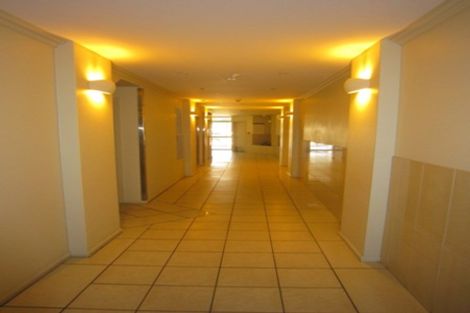 Photo of property in 4b/5 Kent Terrace, Mount Victoria, Wellington, 6011