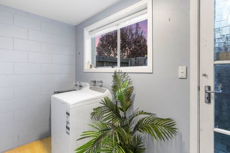 Photo of property in 2/72 Winters Road, Redwood, Christchurch, 8051