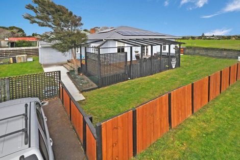 Photo of property in 23 View Road, Waiuku, 2123