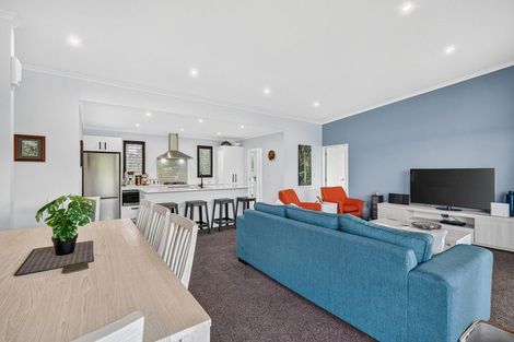 Photo of property in 4 Pinedale Crescent, Riversdale Beach, Masterton, 5872