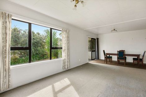 Photo of property in 2 Seaview Road, Cable Bay, 0420
