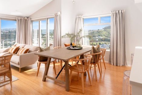 Photo of property in 93a Nevay Road, Miramar, Wellington, 6022