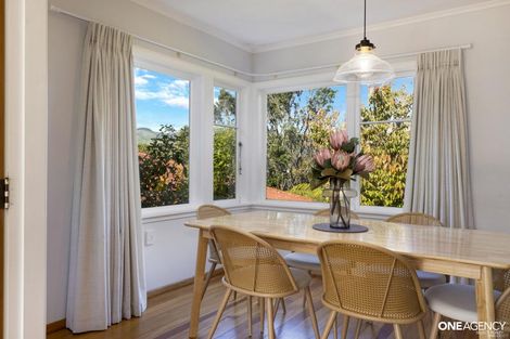 Photo of property in 9 Woodstock Terrace, Tawa, Wellington, 5028