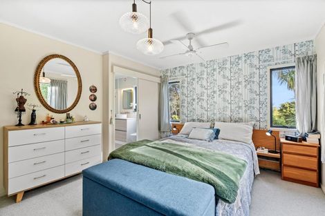 Photo of property in 29 Tahunatapu Road, Parua Bay, Whangarei, 0174