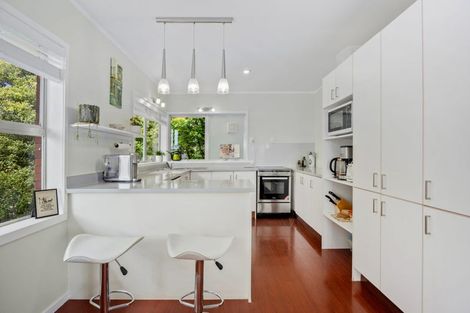 Photo of property in 1/4 Acacia Road, Torbay, Auckland, 0632